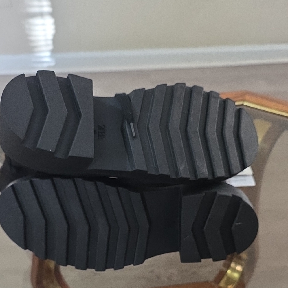 Zara Black Combat Boots with Zipper Detail - Picture 6 of 7